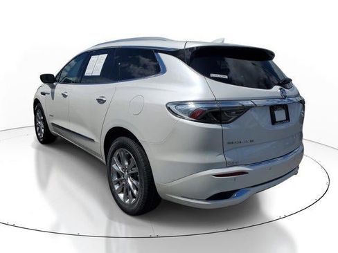 Used 2022 Buick Enclave Avenir FWD image 4