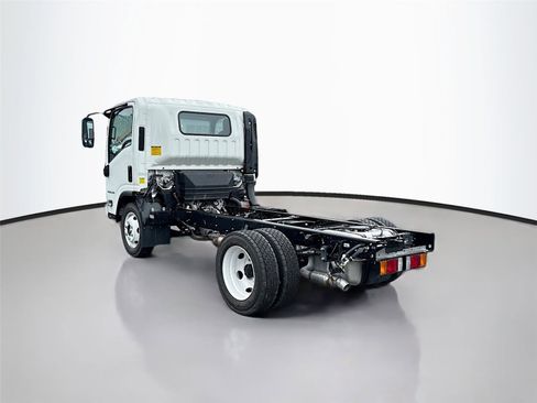 New 2025 Chevrolet Low Cab Forward RWD image 5
