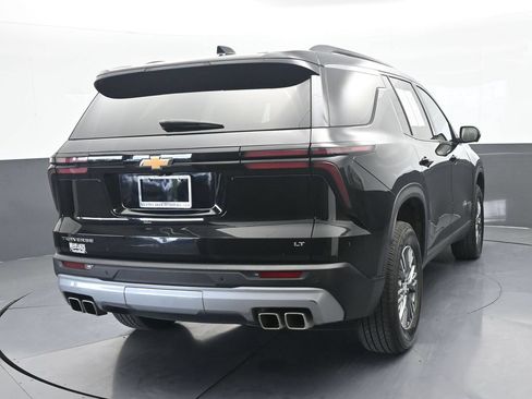 Used 2024 Chevrolet Traverse LT FWD image 5