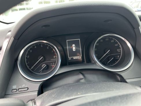 Used 2019 Toyota Camry LE w/ Convenience Package image 10