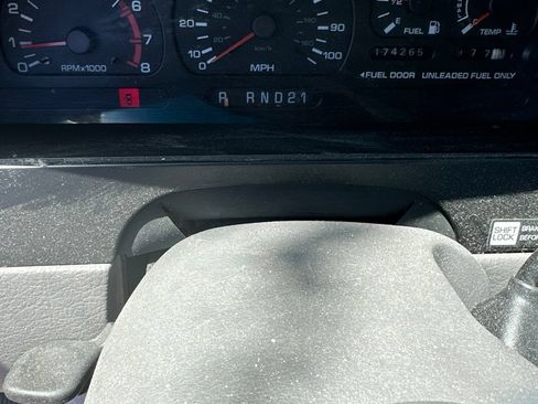 Used 1996 Nissan Quest XE FWD image 1
