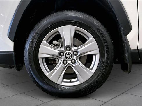 Used 2023 Toyota RAV4 XLE image 10