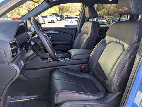 Used 2025 Honda Pilot TrailSport image 28