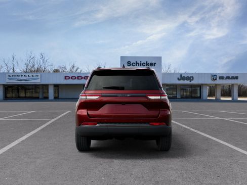 New 2025 Jeep Grand Cherokee Altitude image 33