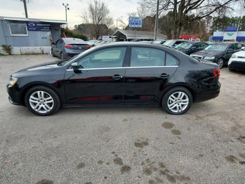Used 2017 Volkswagen Jetta S image 4