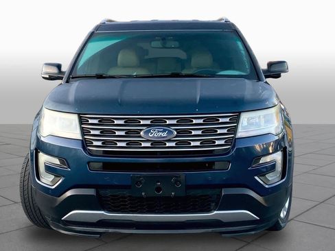 Used 2016 Ford Explorer XLT w/ Equipment Group 202A image 3
