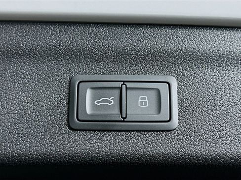 Used 2022 Audi Q3 2.0T Premium Plus w/ Premium Plus Package image 30