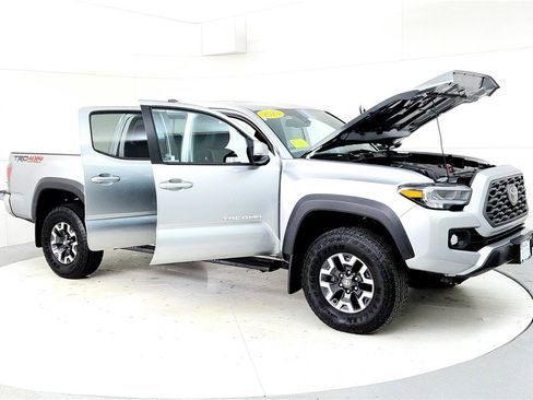 Used 2023 Toyota Tacoma TRD Off-Road image 12