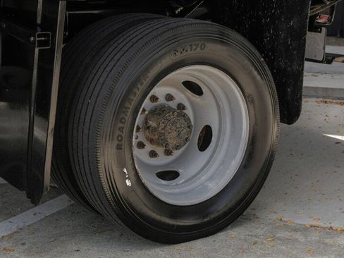 Used 2015 Ford F550 4x4 Regular Cab Super Duty image 37