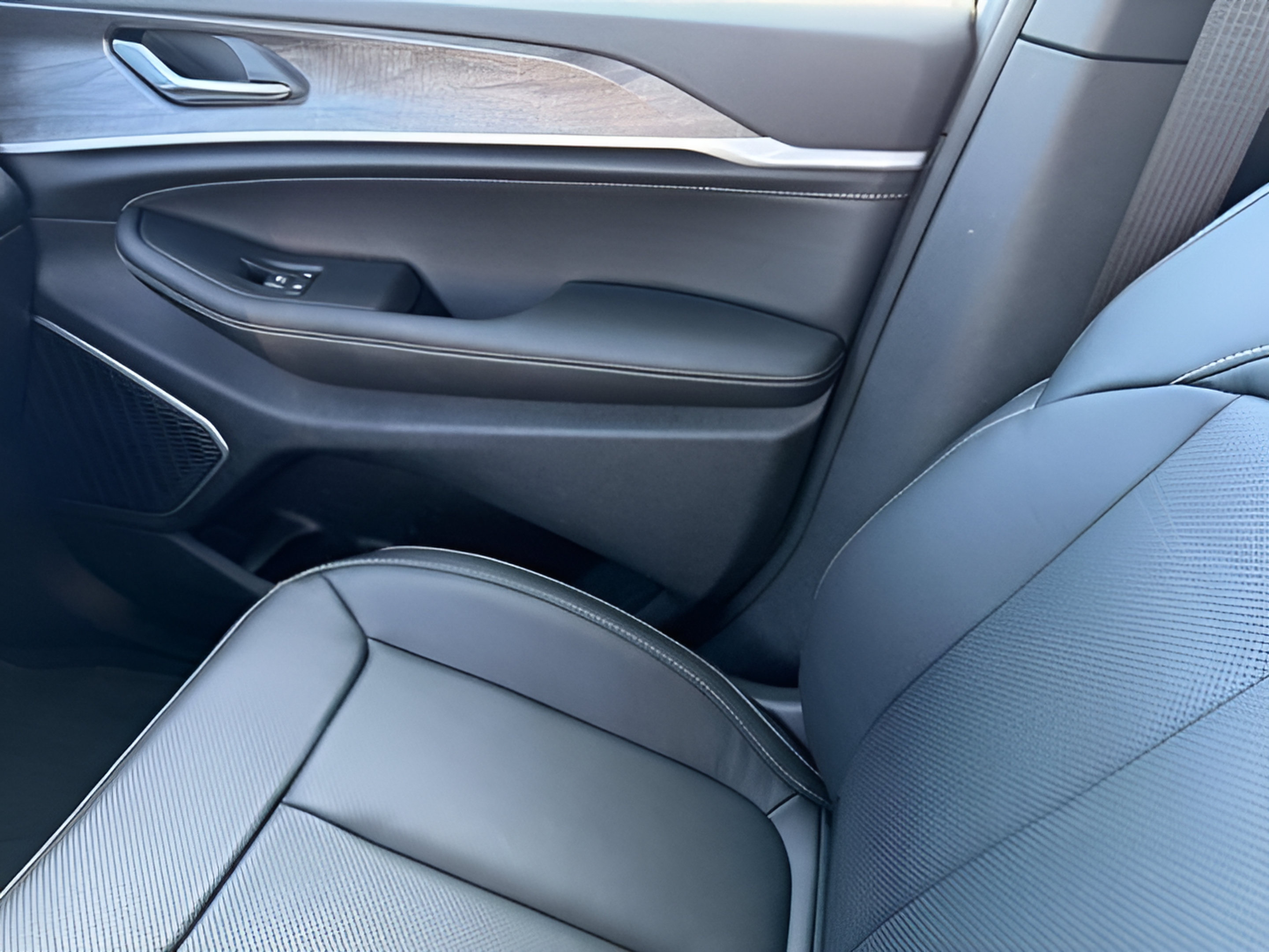New 2026 Jeep Grand Cherokee Limited AWD/4WD image 26