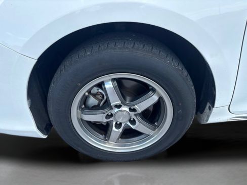 Used 2012 Toyota Camry LE FWD image 35