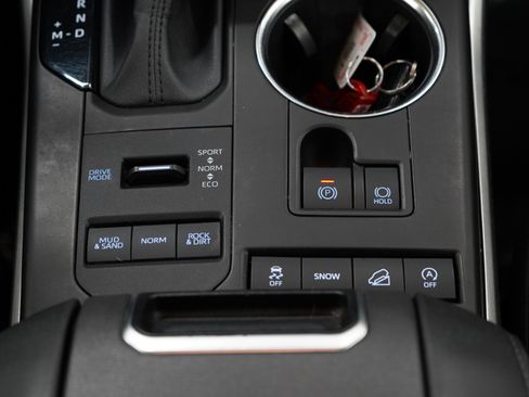 Used 2020 Toyota Highlander L AWD/4WD image 20