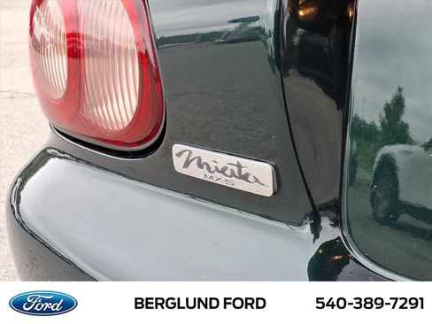 Used 2002 MAZDA MX-5 Miata image 34