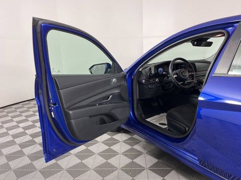 Used 2023 Hyundai Elantra SEL w/ Convenience Package FWD image 14