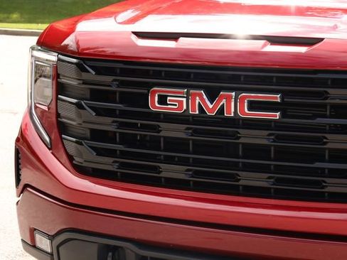 Used 2023 GMC Sierra 1500 Elevation image 14