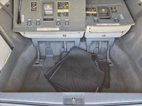 Used 2015 Toyota Sienna XLE w/ XLE Navigation Package FWD image 6