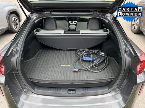 Used 2017 Toyota Prius Prime Advanced w/ Carpet Mat Package FWD image 11