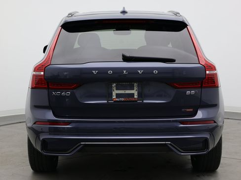 Used 2024 Volvo XC60 B5 Plus AWD/4WD image 7