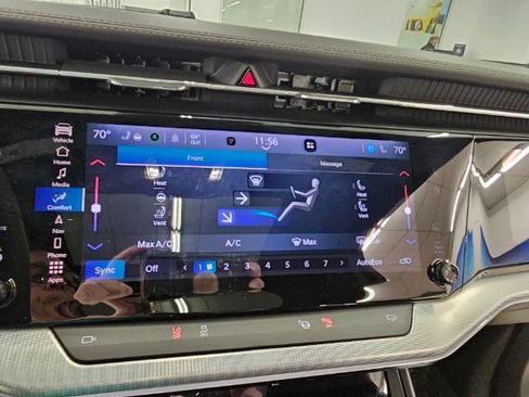 Used 2024 Jeep Wagoneer Launch Edition image 16