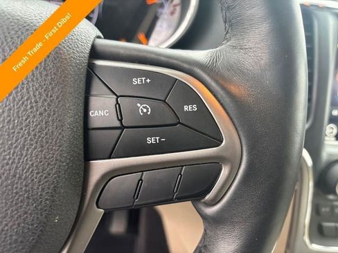 Used 2018 Jeep Grand Cherokee Limited image 16