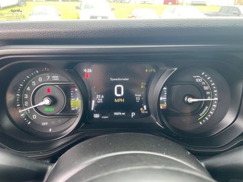 Used 2024 Jeep Wrangler Unlimited AWD/4WD image 30