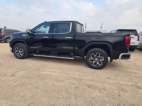 New 2026 GMC Sierra 1500 SLT image 8