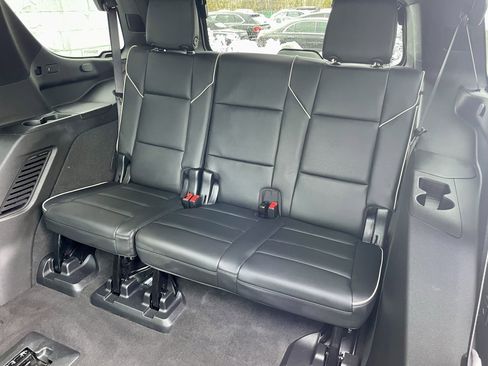 Used 2023 Cadillac Escalade Premium Luxury image 32