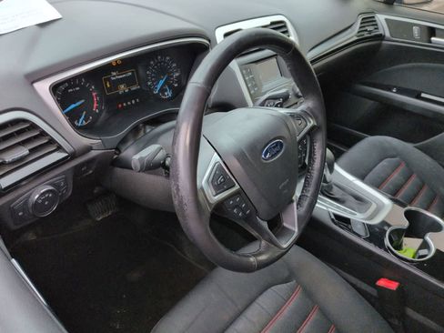 Used 2015 Ford Fusion SE w/ Equipment Group 201A image 2