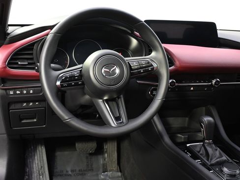 Certified 2025 MAZDA MAZDA3 Hatchback w/Premium Plus Pkg image 12