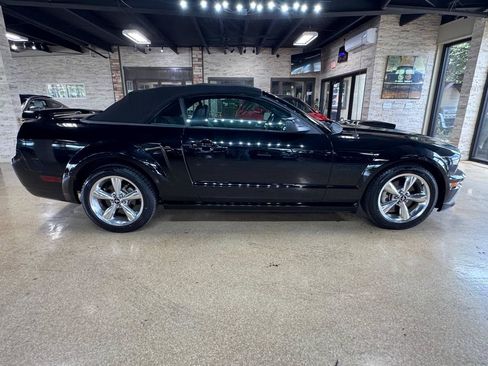 Used 2008 Ford Mustang GT RWD image 8