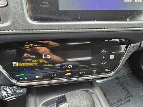 Used 2018 Honda HR-V EX image 32
