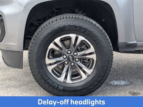 Used 2021 Chevrolet Colorado Z71 w/ Safety Package AWD/4WD image 12