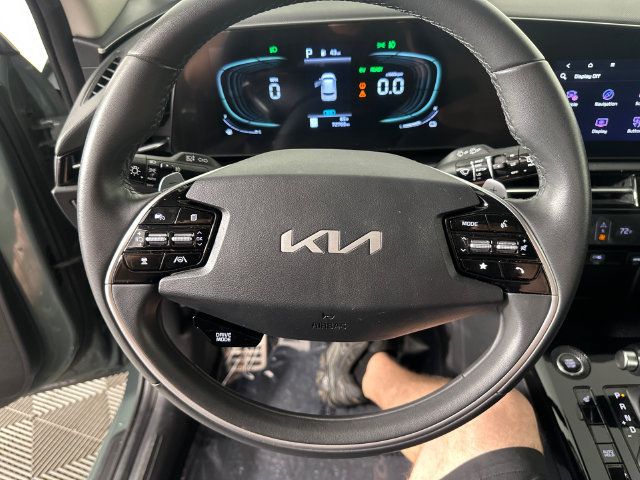 Used 2023 Kia Niro EX Touring FWD image 13