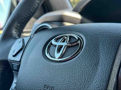 Used 2021 Toyota Tacoma TRD Sport AWD/4WD image 29