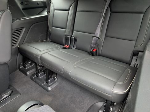 Used 2021 GMC Yukon SLT w/ SLT Luxury Plus Package image 12