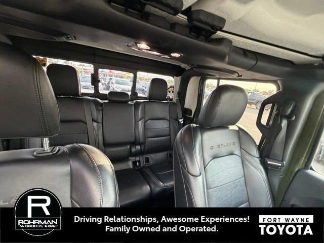 Used 2021 Jeep Gladiator Overland w/ Dual Top Group AWD/4WD image 9