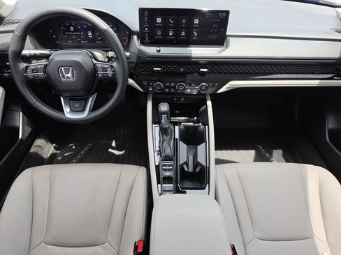 Used 2025 Honda Accord Touring image 10