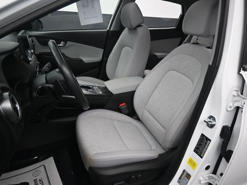 Used 2023 Hyundai Kona SEL image 29