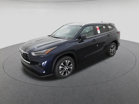 New 2026 Toyota Highlander XLE AWD/4WD image 1