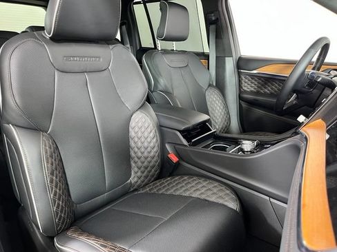 Used 2026 Jeep Grand Cherokee Summit w/ Adv Protech Group IV AWD/4WD image 47
