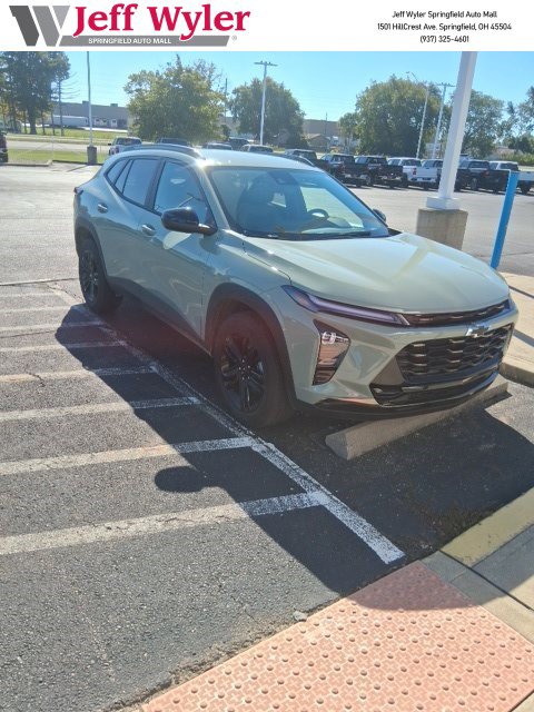 Used 2025 Chevrolet Trax ACTIV FWD image 1
