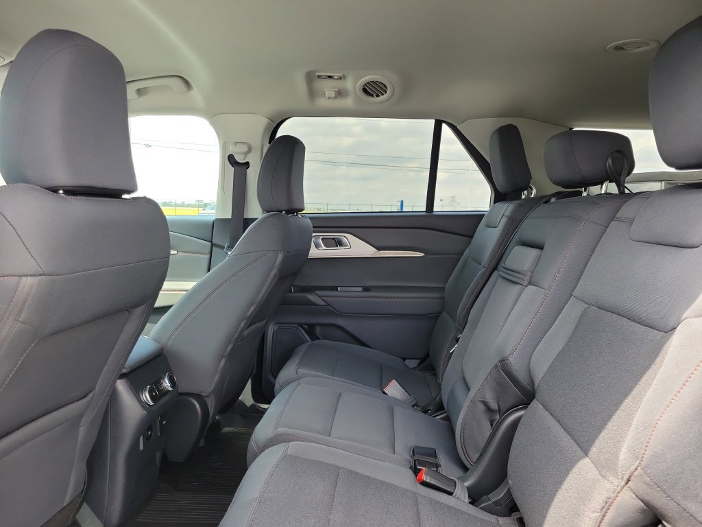 Certified 2025 Ford Explorer Active RWD image 14