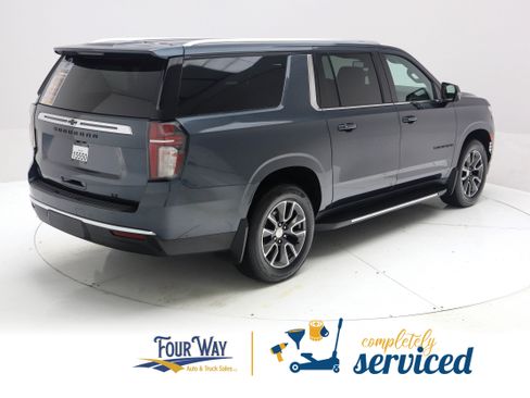 Used 2021 Chevrolet Suburban LT w/ LT Signature Package AWD/4WD image 4