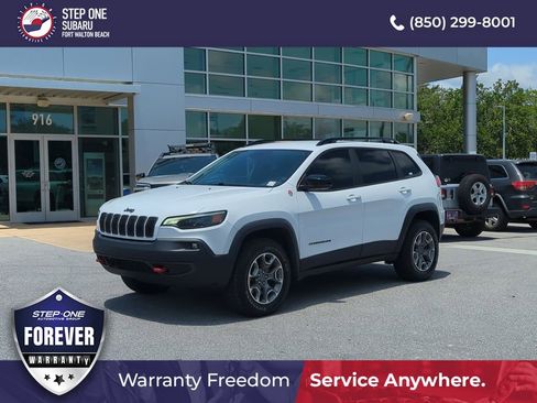 Used 2022 Jeep Cherokee Trailhawk w/ Sound & Nav Group AWD/4WD image 2