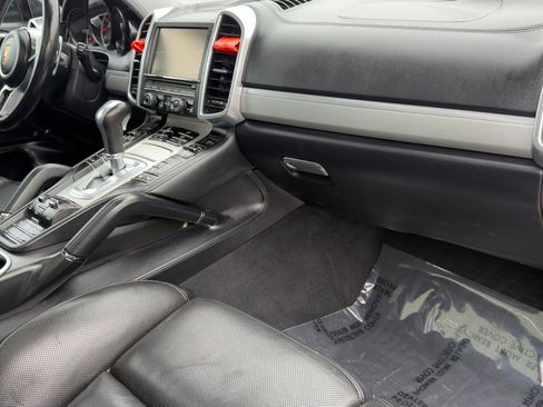 Used 2015 Porsche Cayenne Turbo image 66