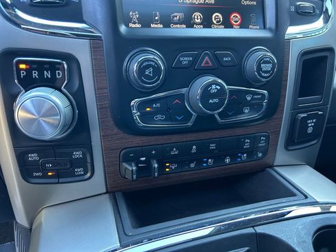 Used 2015 RAM 1500 Laramie w/ Convenience Group AWD/4WD image 32