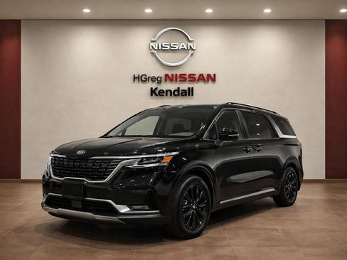 Used 2022 Kia Carnival SX Prestige image 4