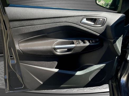 Used 2013 Ford C-MAX SE FWD image 19