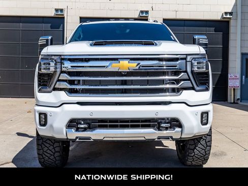 Used 2026 Chevrolet Silverado 3500 High Country w/ High Country Premium Package AWD/4WD image 4