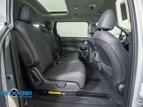 Used 2026 Kia Carnival SX Prestige FWD image 36